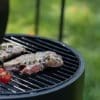 HEAT BRÅTEN Holzkohlegrill | Kompakter Grill mit Deckel & Thermometer