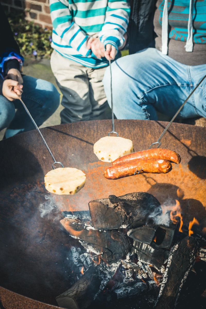 Lagerfeuerspieß aus Edelstahl | 96 cm für sicheres Rösten am Feuer
