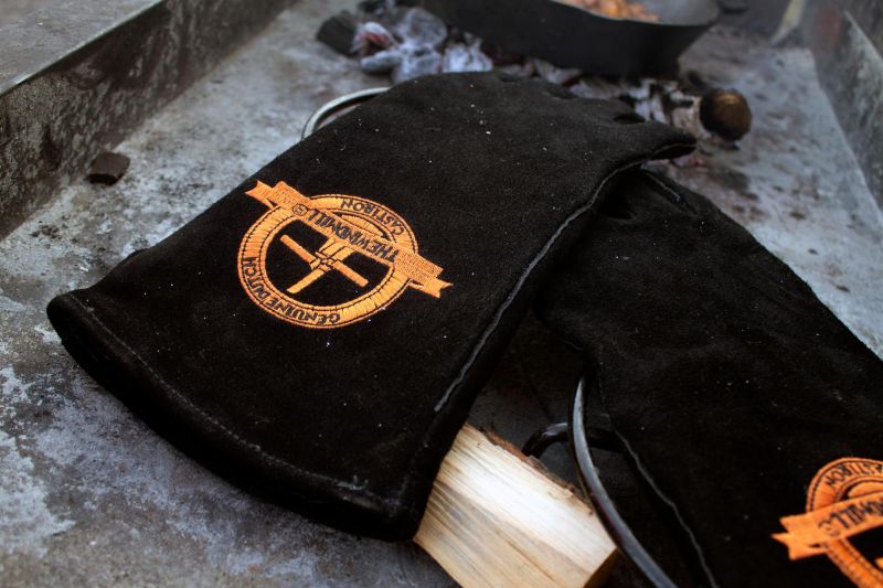 Grillhandschuhe aus Leder | Hitzeschutz für Grill & Dutch Oven