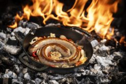 Gusseisenpfanne mit 2 Griffen | S–XL für Grill, Herd & Ofen