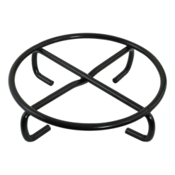 Topfuntersetzer aus pulverbeschichtetem Stahl. Zum sicheren Abstellen heißer Pfannen oder als stabile Kochfläche im offenen Feuer.