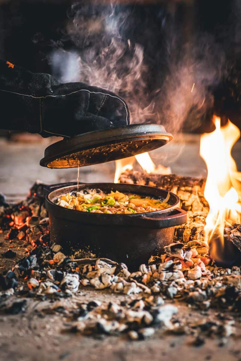 BBQ-Topf aus Gusseisen | Kasserolle für Grill, Feuer & Herd