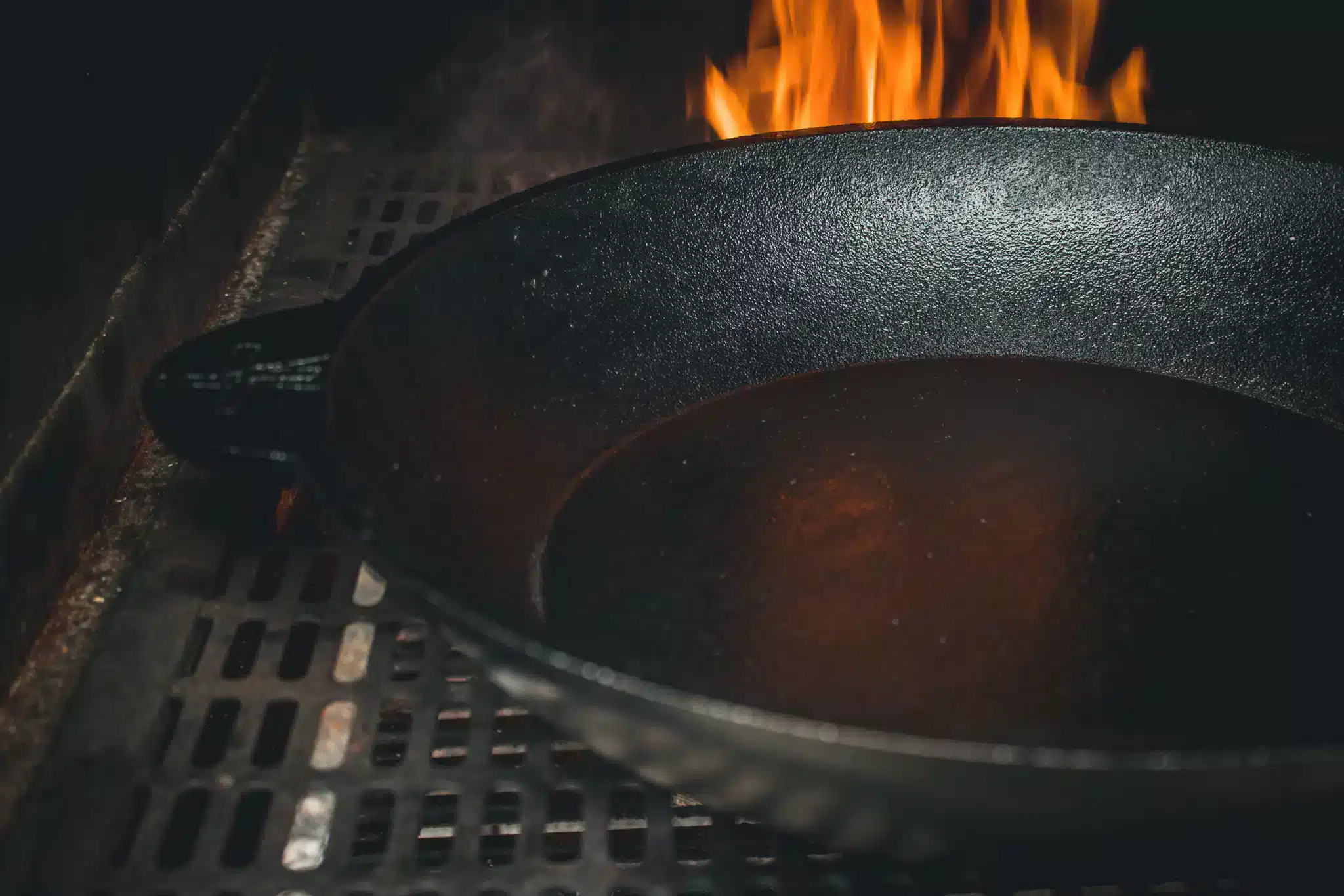 Gusseisenpfannen einbrennen