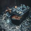 Deckelheber für Dutch Oven | Sicher & sauber kochen am Feuer