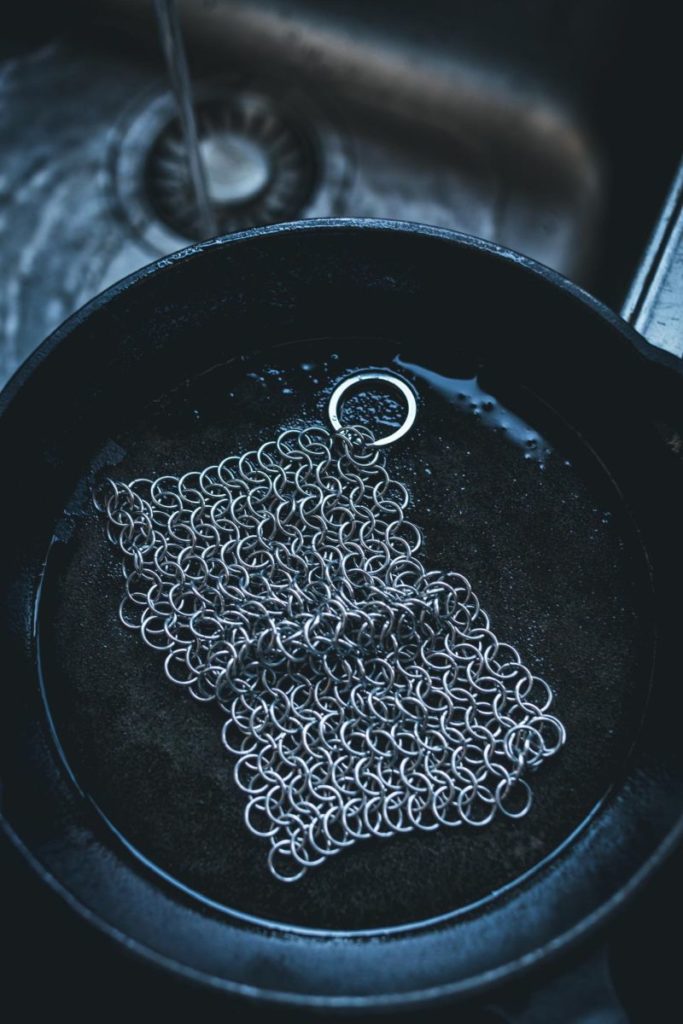 Reinigungsschwamm Chain Mail | Gusseisen schonend reinigen