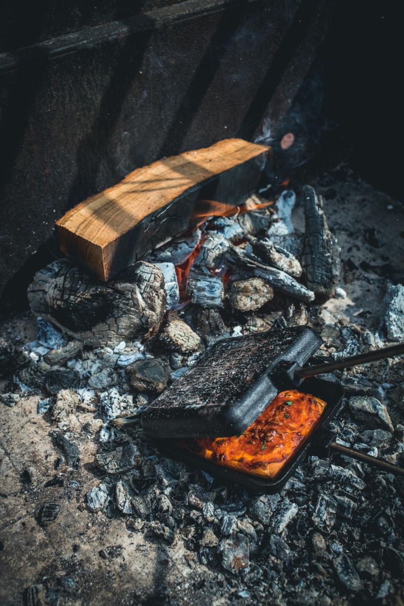 Sandwicheisen | Pie Iron mit langem Griff für Lagerfeuer & Grill