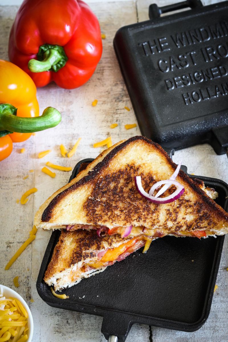 Sandwicheisen | Pie Iron mit langem Griff für Lagerfeuer & Grill