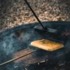 Sandwicheisen | Pie Iron mit langem Griff für Lagerfeuer & Grill