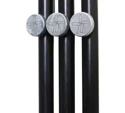 Dreibein-Verlängerung aus pulverbeschichtetem Stahl. Mehr Höhe, bessere Standfläche und ideal für Dutch Oven & Grillrost am Feuer.